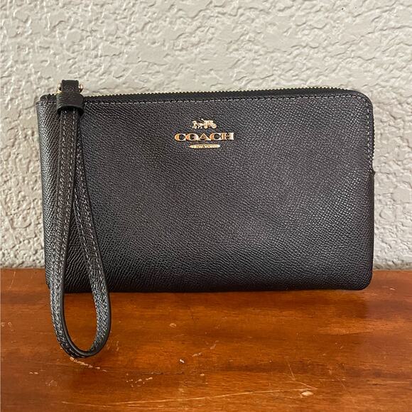 Coach Wristlet Wallet - Brand New! NWT - Picture 1 of 5